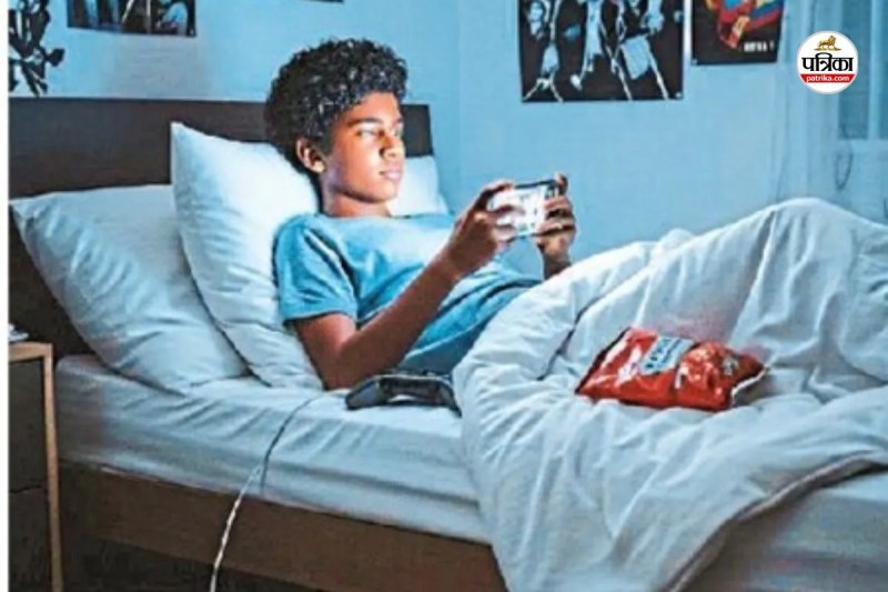 सोशल मीडिया और वेब सीरीज का रतजगा, Gen-Z की दिल की सेहत पर खतरा, रहें सावधान...(photo-patrika)