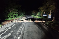 Sheopur-Shivpuri highway attack stone pelting on vehicles mp news