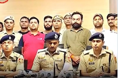 Delhi Police arrested Lawrence Bishnoi gang 8 members for extorting money from businessman robbery case solved