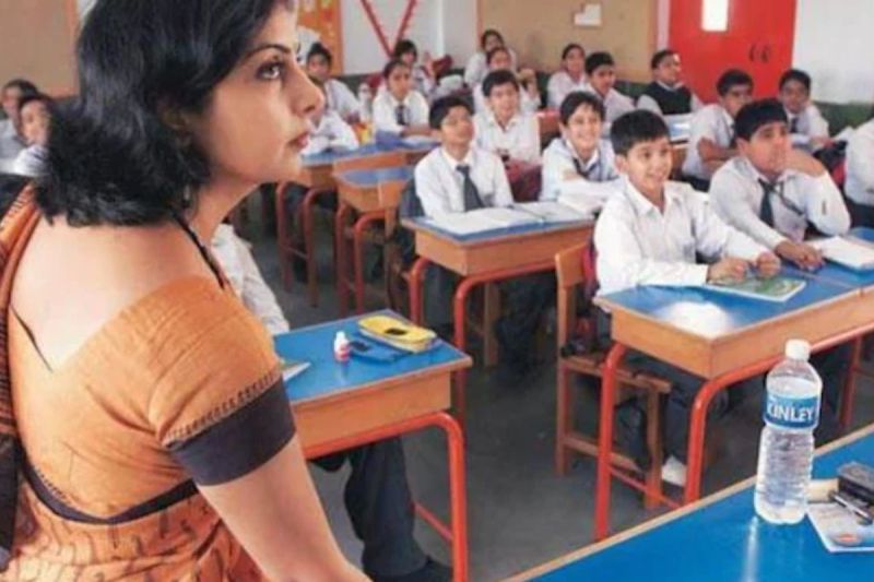 799 schools facing electricity shortage and water Supply in Delhi Rekha government order immediate action