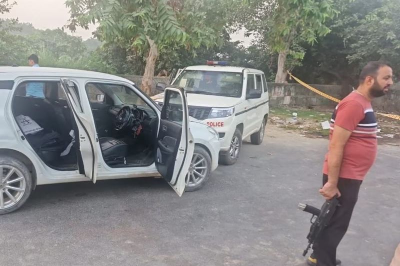 Police encounter in Delhi Gogi gang three criminals shot