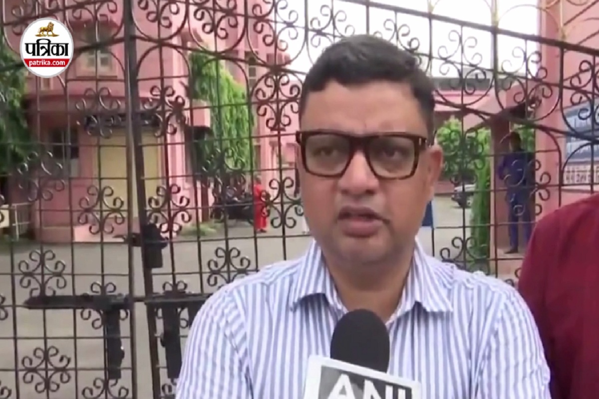 गृह मंत्री अमित शाह पर आपत्तिजनक टिप्पणी, टीएमसी सांसद महुआ मोइत्रा पर Raipur में एफआईआर