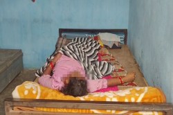 Murder News: नवविवाहिता की बेड पर पड़ी मिली लाश, दीवार पर थे खून के छींटे, इधर
बुजुर्ग महिला की फावड़ा मारकर हत्या - image