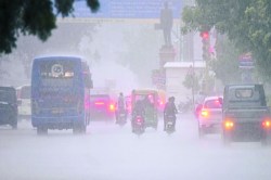 Heavy Rain Alert: किसी भी वक्त राजस्थान के 12 जिलों में हो सकती है ताबड़तोड़
बारिश, बड़ा अलर्ट जारी - image