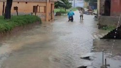 यूपी के पश्चिमी यूपी के 15 जिलों में भारी से भरी बारिश का अलर्ट, पूर्वी यूपी में
भी दिखेगा असर - image