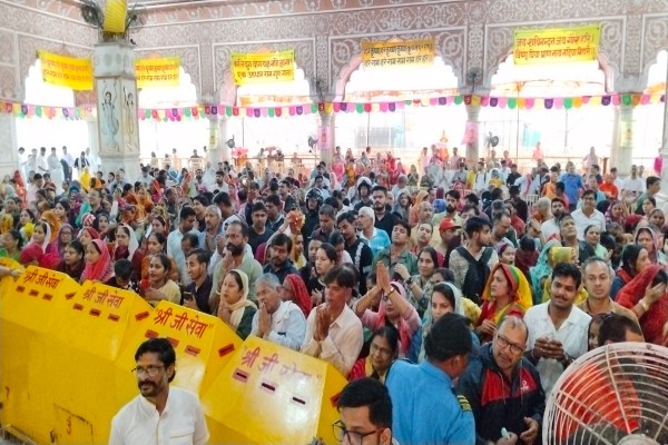 तुलसी मंच की चार परिक्रमा कर पुन: शालिगरामजी को मंदिर की एक परिक्रमा कराकर निज मंदिर में प्रवेश कराया जाएगा। राजभोग झांकी से पहले शालिगरामजी का वामन भगवान के रूप में पंचामृत अभिषेक किया जाएगा।