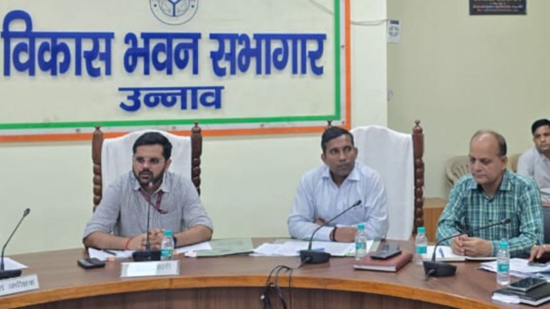 जिलाधिकारी गौरांग राठी (फोटो सोर्स- उन्नाव सूचना विभाग)