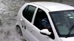 IMD का अभी-अभी आया अलर्ट: त्रि-स्तरीय चेतावनी, इन 21 जिलों के लिए भारी बारिश का
अलर्ट - image