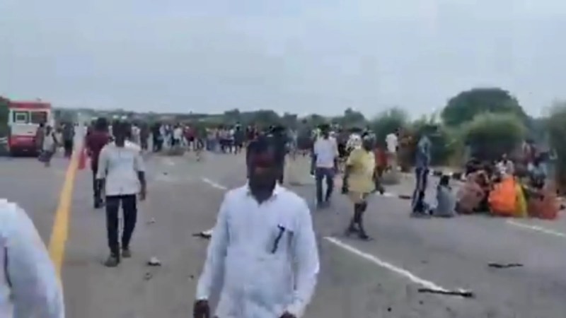 आगरा लखनऊ एक्सप्रेसवे दुर्घटना (फोटो सोर्स- उन्नाव वीडियो ग्रैब)