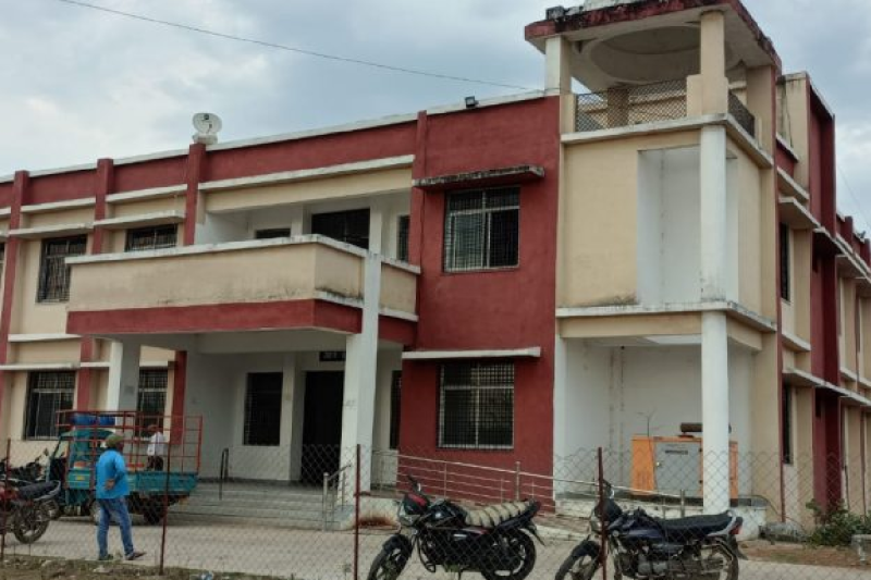 Tribal woman alleges land fraud UltraTech Cement maihar mp news