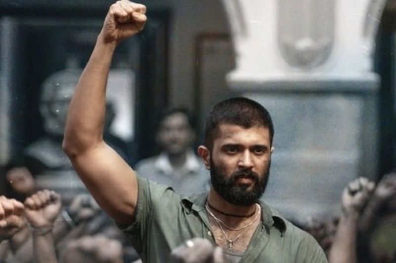 2025 की सबसे बड़ी DISASTER! रिलीज पहले ही दिन बनी TOP ट्रेंडिंग