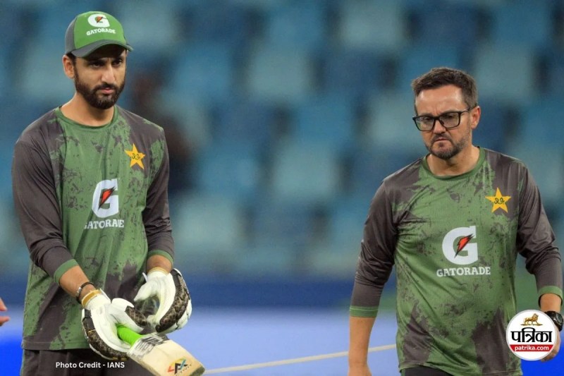 Salman Ali Agha and Mike Hesson