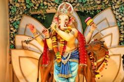 बड़े बाजार के श्रीराम चौक पर विराजे नगर सेठ लाल बाग के राजा - image