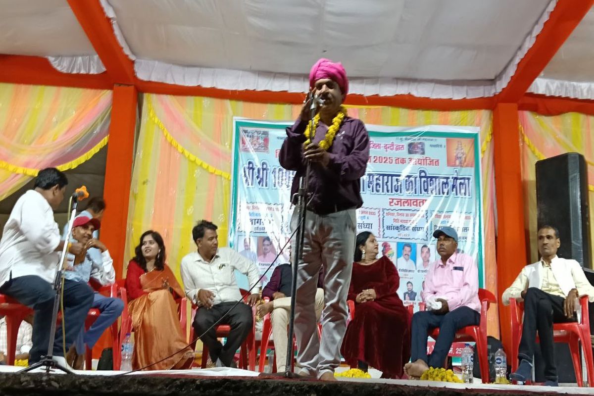 हास्य, वीर व शृंगार की कविताएं सुनाकर श्रोताओं से पाई दाद