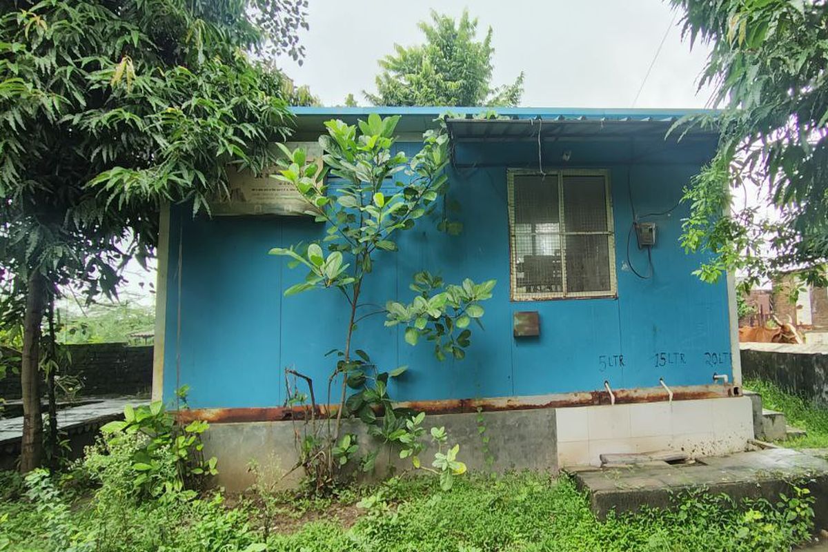 तीन माह से बंद है आरओ प्लांट