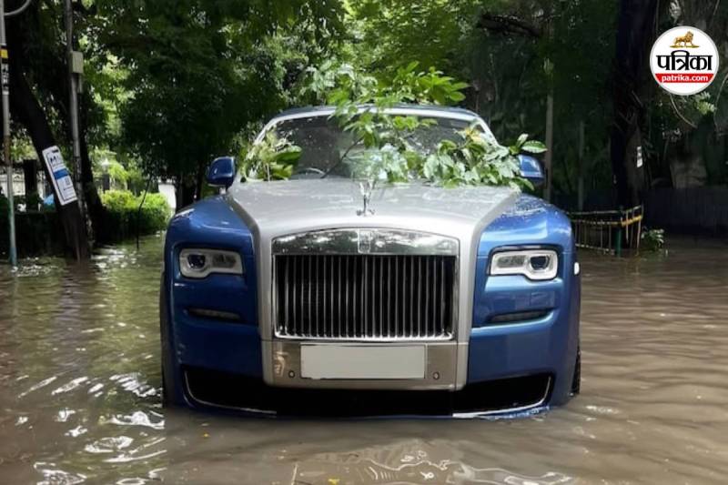 Rolls Royce stuck in Kolkata flood