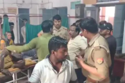 रायबरेली में दर्दनाक हादसा, तीसरी मंजिल की छत गिरी…सड़क पर छितराई तीन मजदूरों की
लाशें - image