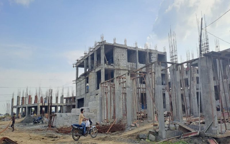 CM Rise School building is incomplete, classes have to be conducted in two buildings