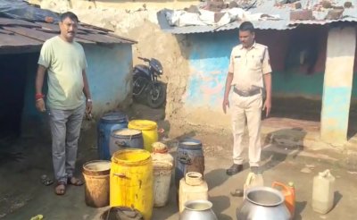 Khimlasa police destroyed 5,000 litres of mahua lahan and seized 17 litres of raw liquor.
