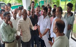 सरपंच के परिजनों ने कहा मिल रहीं जान से मारने की धमकी, दी जाए सुरक्षा - image