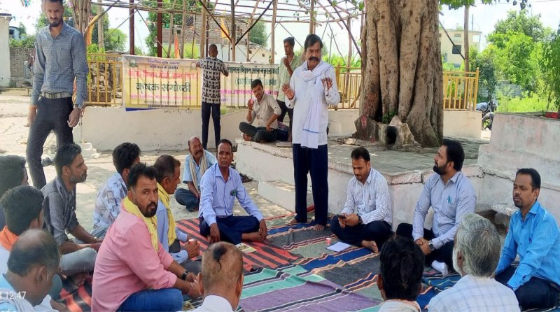 Farmers were informed about alternative fertilizers to DAP and encouraged to adopt organic farming.