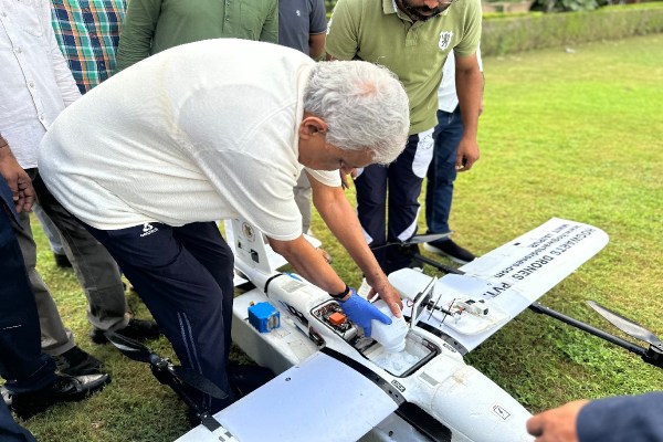 मंत्री ने बांध के बहाव क्षेत्र में अतिक्रमण को लेकर कहा कि अतिक्रमियों को खुद आगे आकर अतिक्रमण हटाने में सहयोग करना चाहिए। इससे 6 जिलों को लाभ होगा।