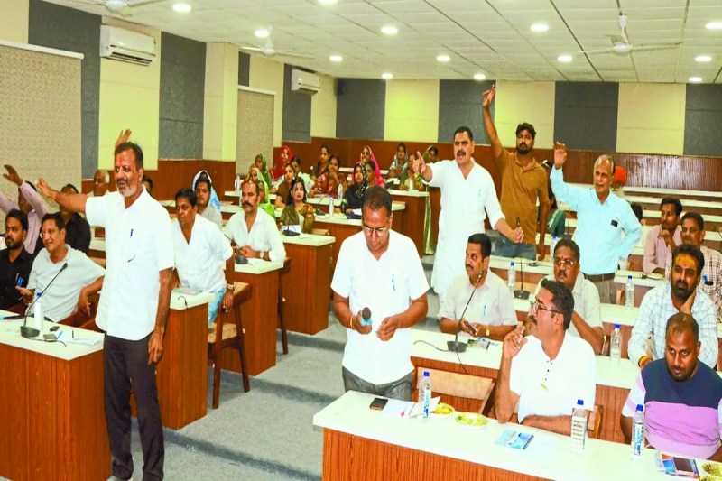 नगरपरिषद बोर्ड बैठक में हंगामा, दस मिनट में पारित हो गए प्रस्ताव