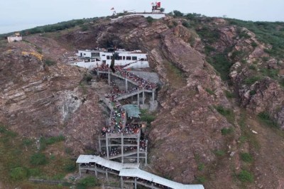 इन्द्रगढ़ बिजासन माता के दरबार में दो लाख श्रद्धालुओं किए दर्शन