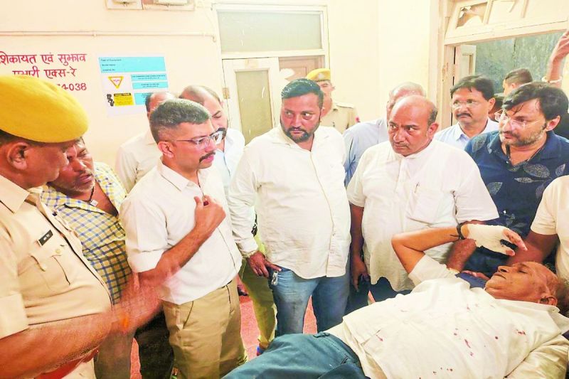 भाजपा के पूर्व जिलाध्यक्ष पर दिनदहाड़े जानलेवा हमला, पैर में आया फ्रैक्चर