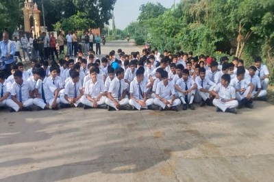 सीतापुरा जवाहर नवोदय विद्यालय में छात्रों का फूटा आक्रोश, लगाया जाम