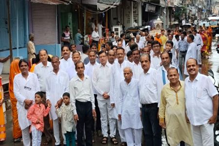श्री जी की निकाली शोभायात्रा, जिनालयों में गूंजे जयकारे