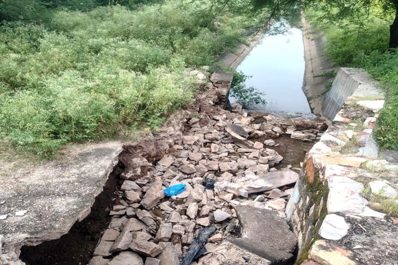 एक माह से मस्टरोल स्वीकृति का इंतजार, 50 नहरें क्षतिग्रस्त