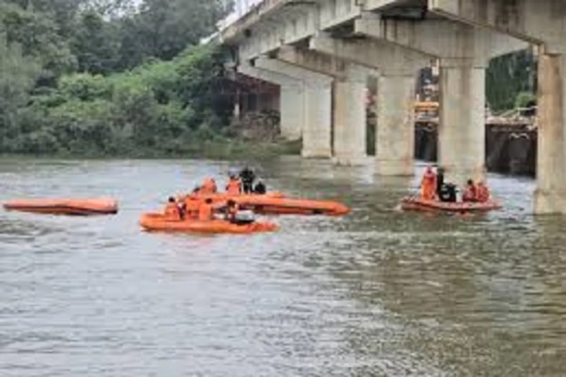 CG News: राइसमिल कारोबारी की की नदी में मिली लाश, आत्महत्या या हत्या, जांच में जुटी पुलिस