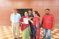 CG News: बुजुर्ग महिला का फर्जी मृत्यु प्रमाण पत्र, बहू पर लगाए यह आरोप एमपी के समय जारी हुआ था सर्टिफिकेट