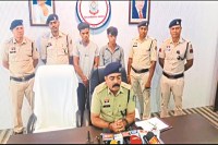 CG Crime: शराब पिलाने के बहाने भतीजे ने चाचा की कर दी हत्या, रेत में दबाया शव, दो आरोपी गिरफ्तार