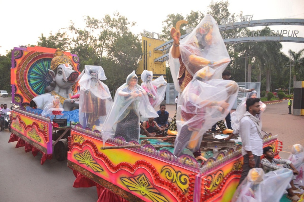 Ganesh Jhaki 2025: रायपुर में आज शाम निकलेगी झांकी, 1800 जवान और अधिकारी रहेंगे तैनात, वाहनों पर रहेगा प्रतिबंध