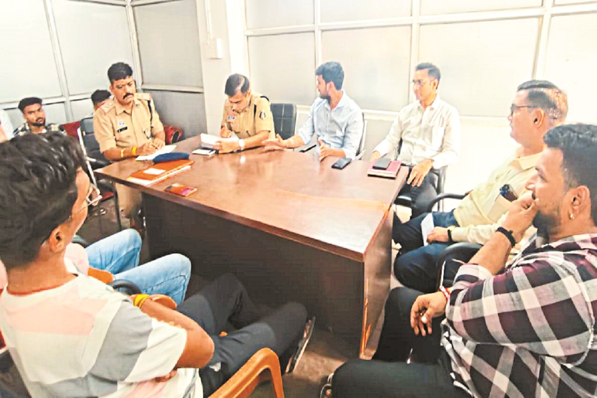 Navratri 2025: 1 अक्टूबर को निकलेगी दुर्गा झांकी, अधिकारियों ने समितियों को दिए दिशा-निर्देश
