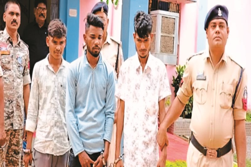 CG News: लिफ्ट लेने के बहाने लूट को कोशिश, 3 युवक गिरफ्तार