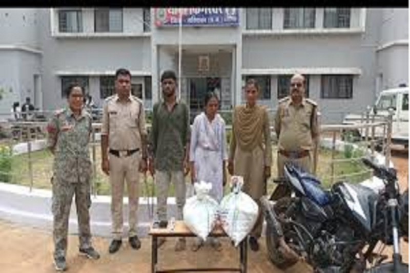 CG Crime: मां-बेटे मिलकर बेच कर रहे थे तस्करी,पुलिस ने 9 किलो गांजा बरामद किया, दोनों आरोपी गिरफ्तार