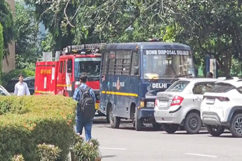 Delhi Secretariat and Maulana Azad Medical College received bomb threats