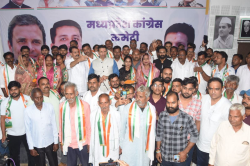 भाजपा से नाराज कार्यकर्ता, कांग्रेस में हुए शामिल, जीतू पटवारी ने दिलाई सदस्यता - image