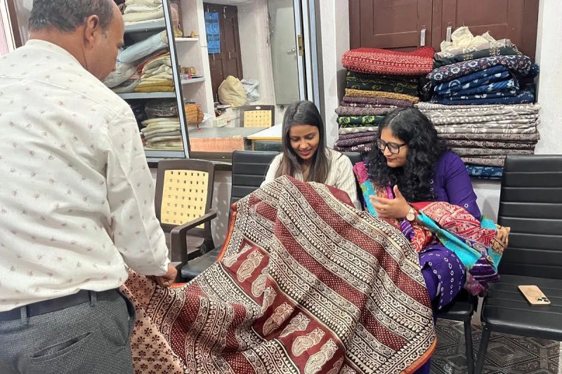 tarapur indigo dabu print nandana print saree sonia gandhi mp news