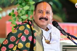 बड़ी खबर: पं.प्रदीप मिश्रा के मकान पर चलेगा बुलडोजर, नपा जल्द करेगी कार्रवाई - image