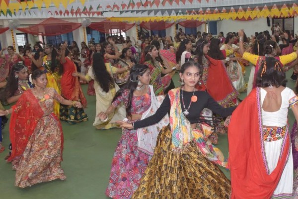 Nutan Collage garba