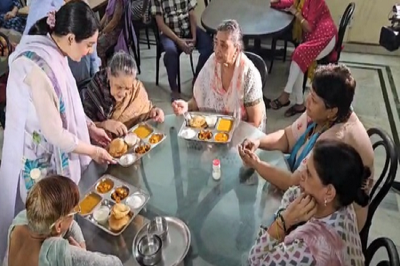 Delhi Haj Committee celebrated PM Modi's birthday