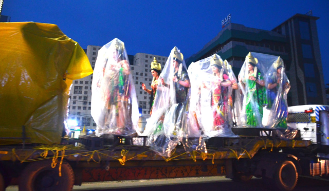 Navratri 2025: नवरात्र की तैयारियाँ तेज, रायपुर में पहुंचने लगीं माता की प्रतिमाएं, देखें Photo