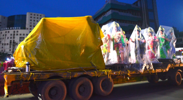 Navratri 2025: नवरात्र की तैयारियाँ तेज, रायपुर में पहुंचने लगीं माता की प्रतिमाएं, देखें Photo