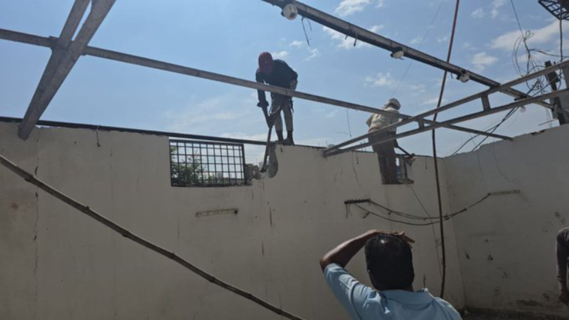 Umang Singhar's tweet on demolition of Junnardev MLA Sunil Uike's building