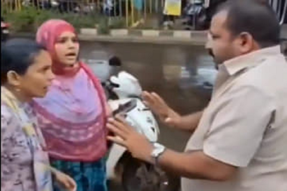 Maharashtra Woman beats driver for sending obscene video