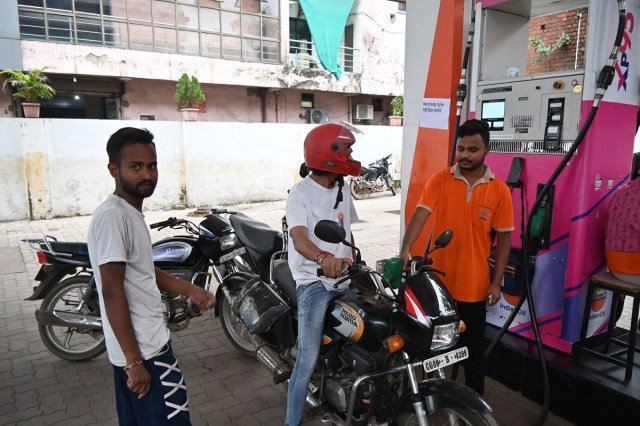 Raipur No Helmet No Petrol 